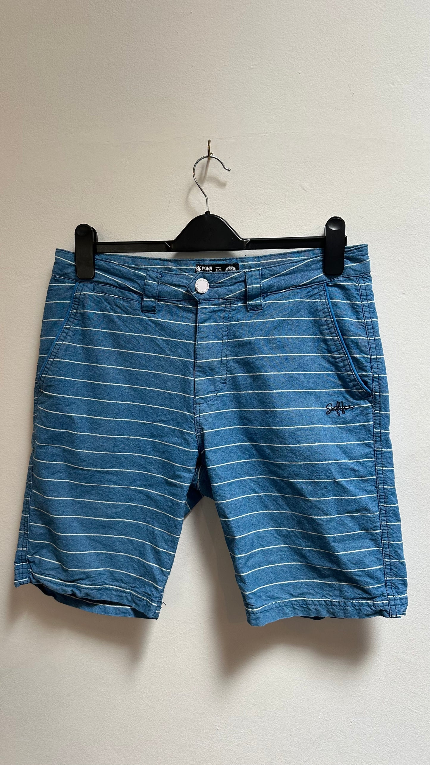 Beyond Blue Shorts Size M
