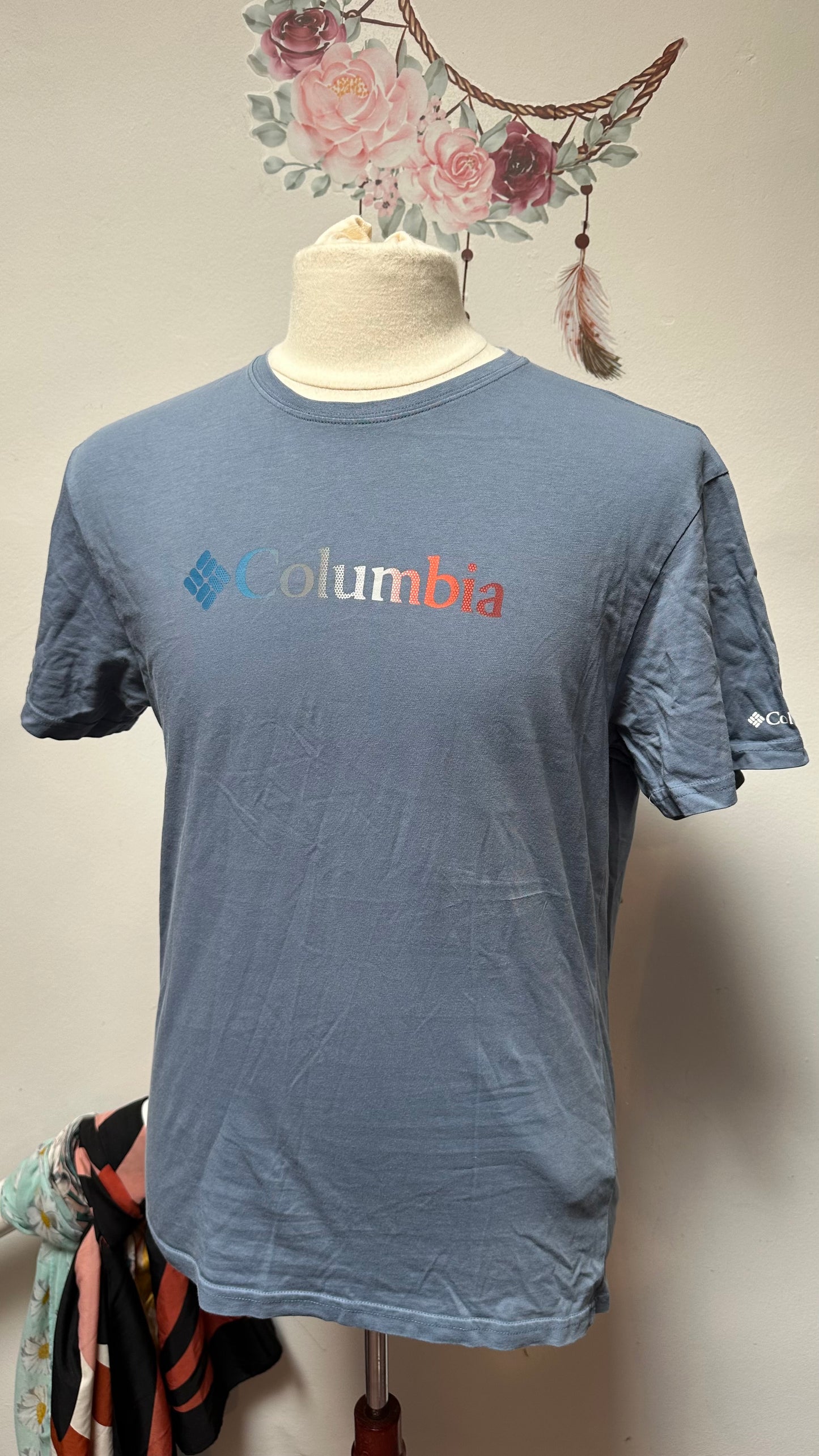 Columbia 98% Cotton Blue Tshirt Size M