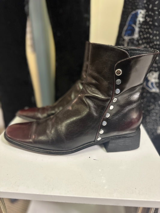 Designer Pierre Cardin Narrow Foot Boots Size 6 (slight Scuff see last photo)