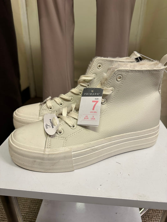 Primark Cream High Tops with Faux Fur Lining New with Tags Size 7