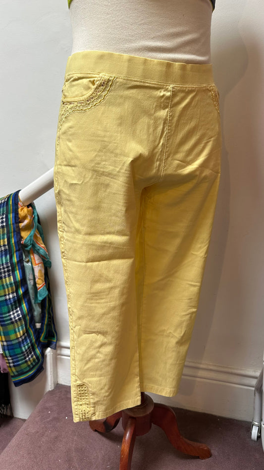 Elegance Yellow Cropped Trousers Size 20