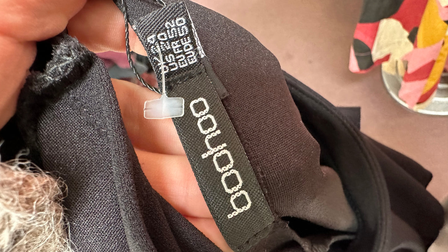 Boohoo Black Cold Shoulder Top Size 24