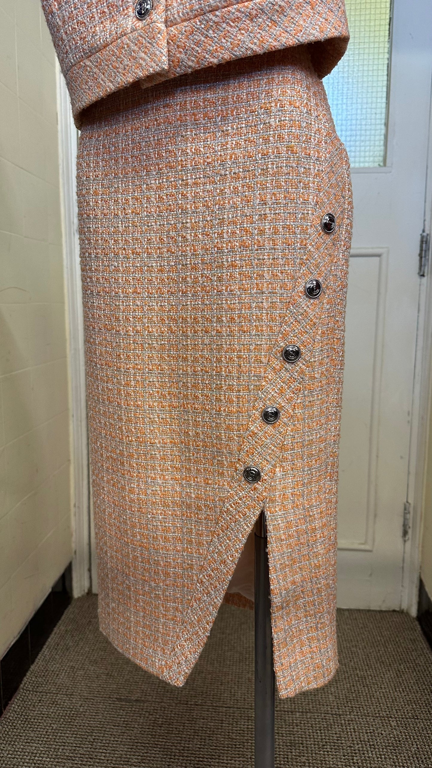 Designer Karen Millen 2 Piece Apricot Suit Jacket Size 16 but small fitting, Skirt Size 14 (best fit Size M/L)