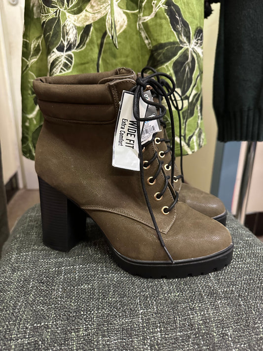 Primark Green Boots New with Tags Size 9