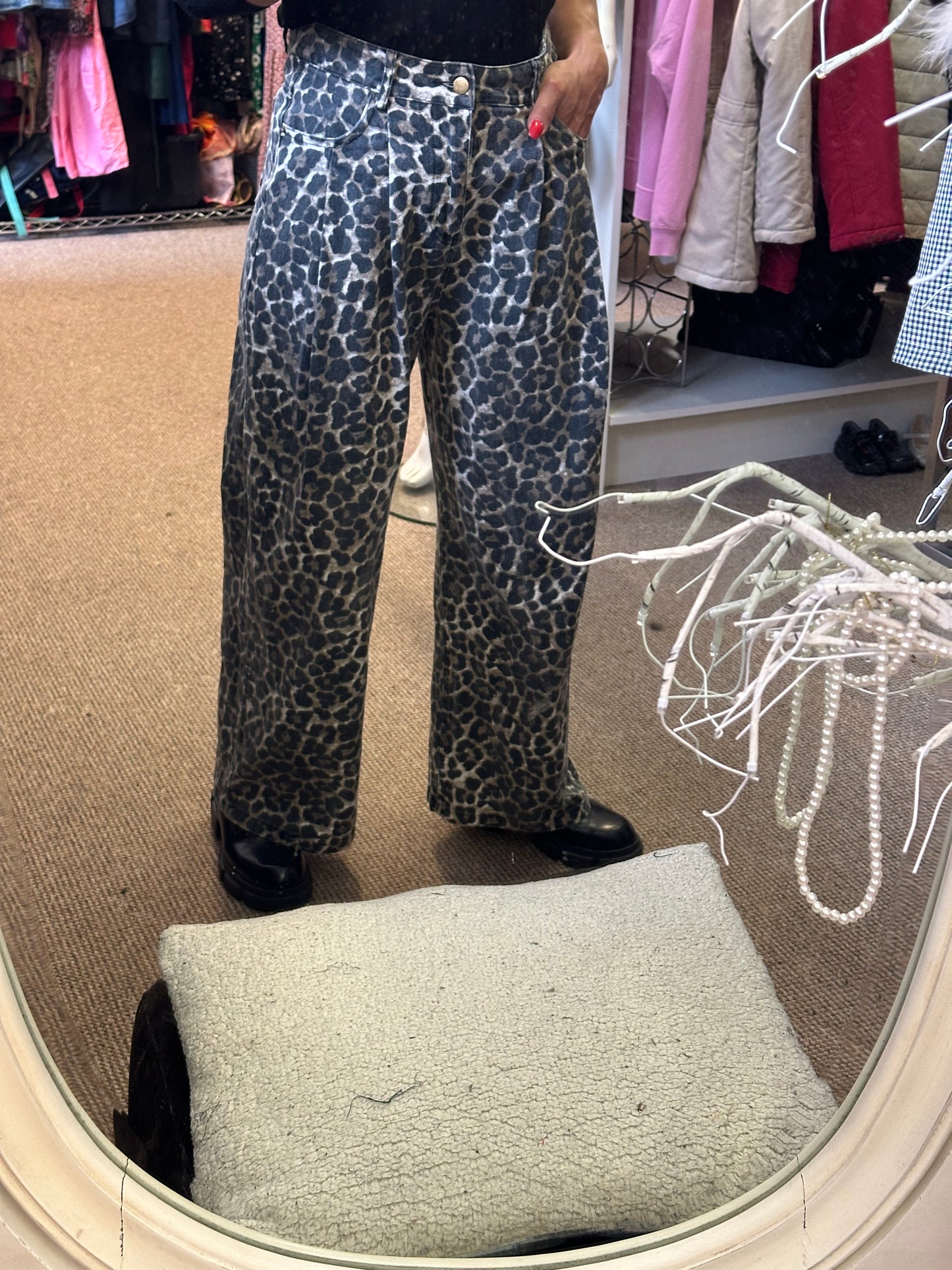 Purple Queen Leo Print Balloon Jeans Size M 100% Cotton