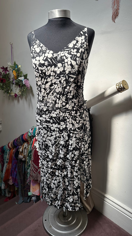 Primark Black/White Floral Dress New with Tags Size 10