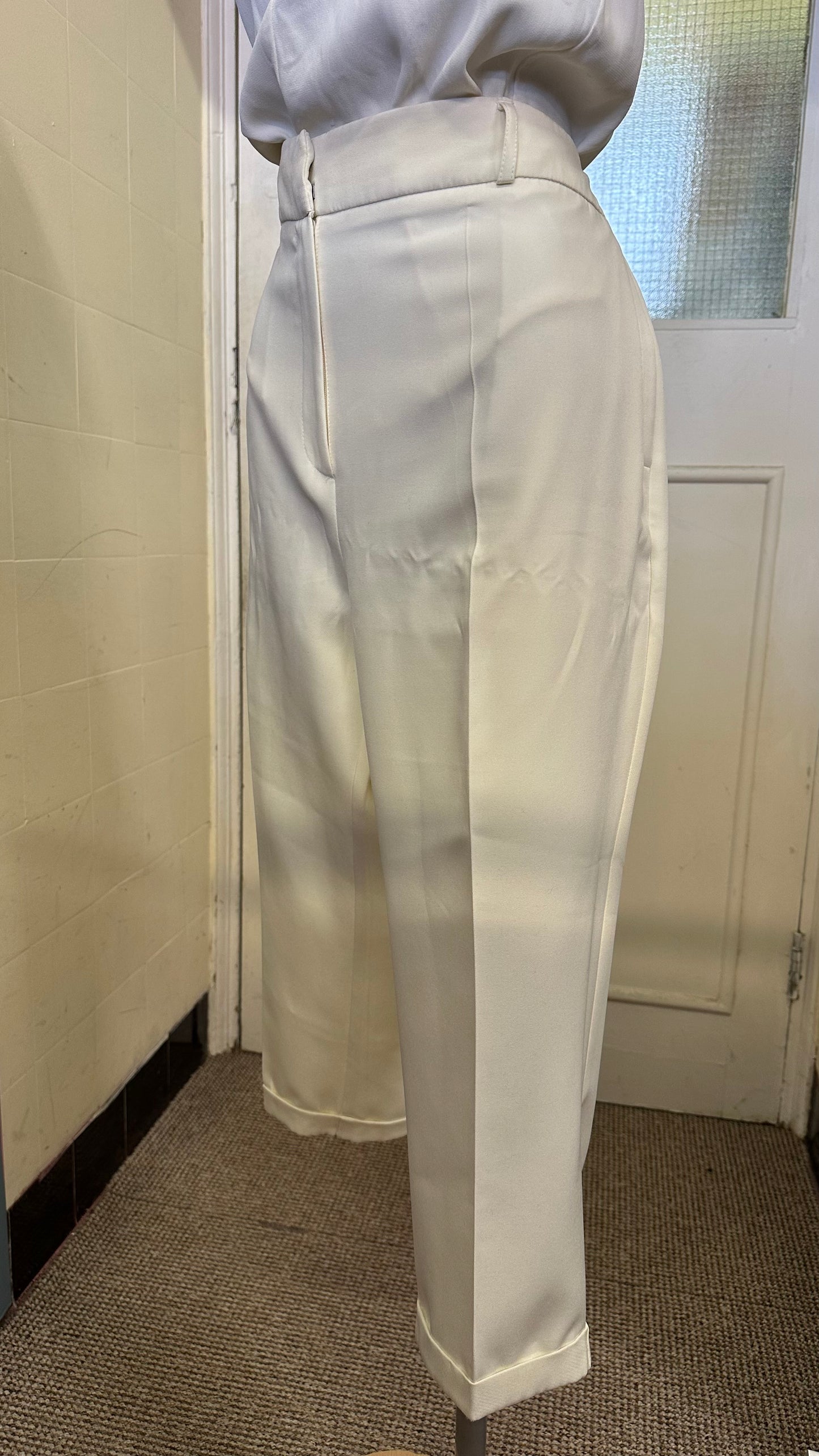 Savida Cream Cropped Trousers Size 16