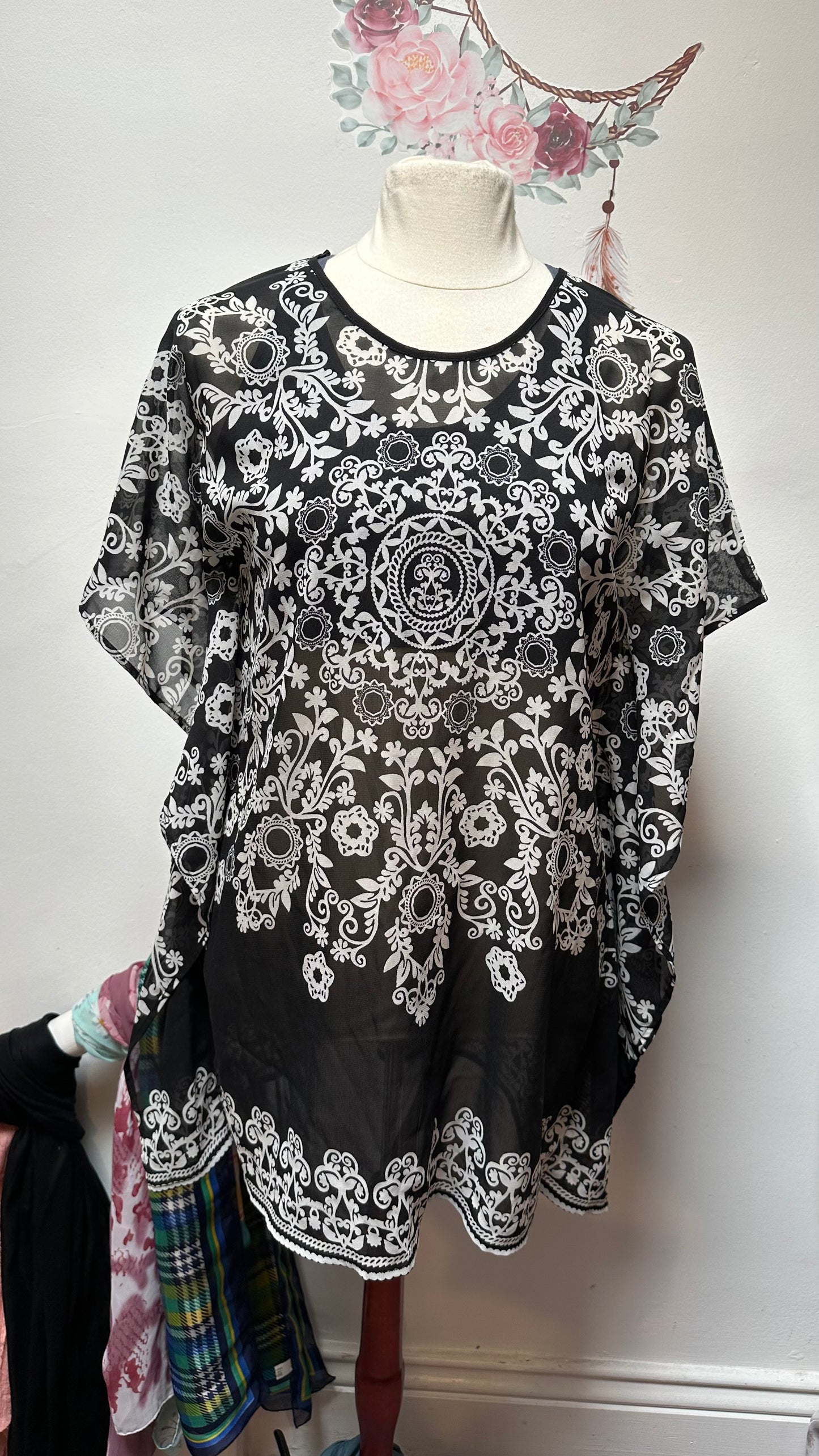 Dunnes Semi-Sheer Top Size 14