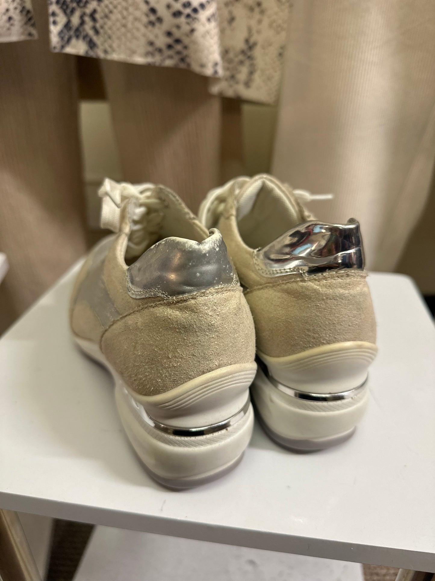 CHC Shoes Size 6.5 (Silver colour partly faded off one heel)