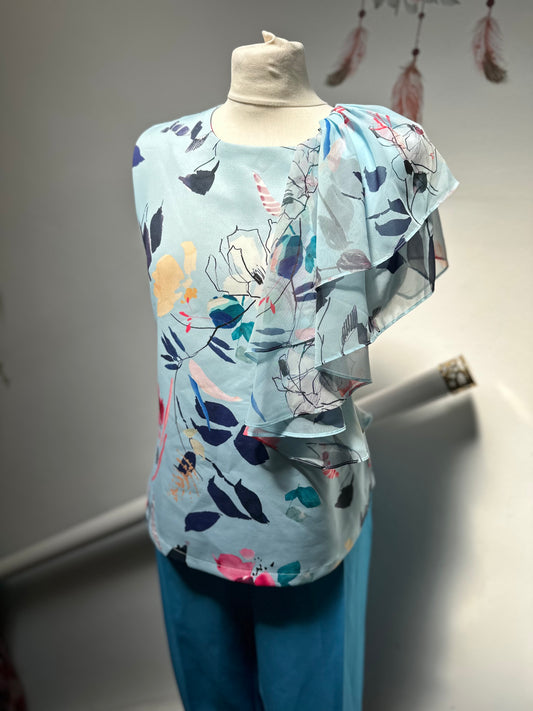 Floral Top with Shoulder Ruffle Best Fit Size 10/12