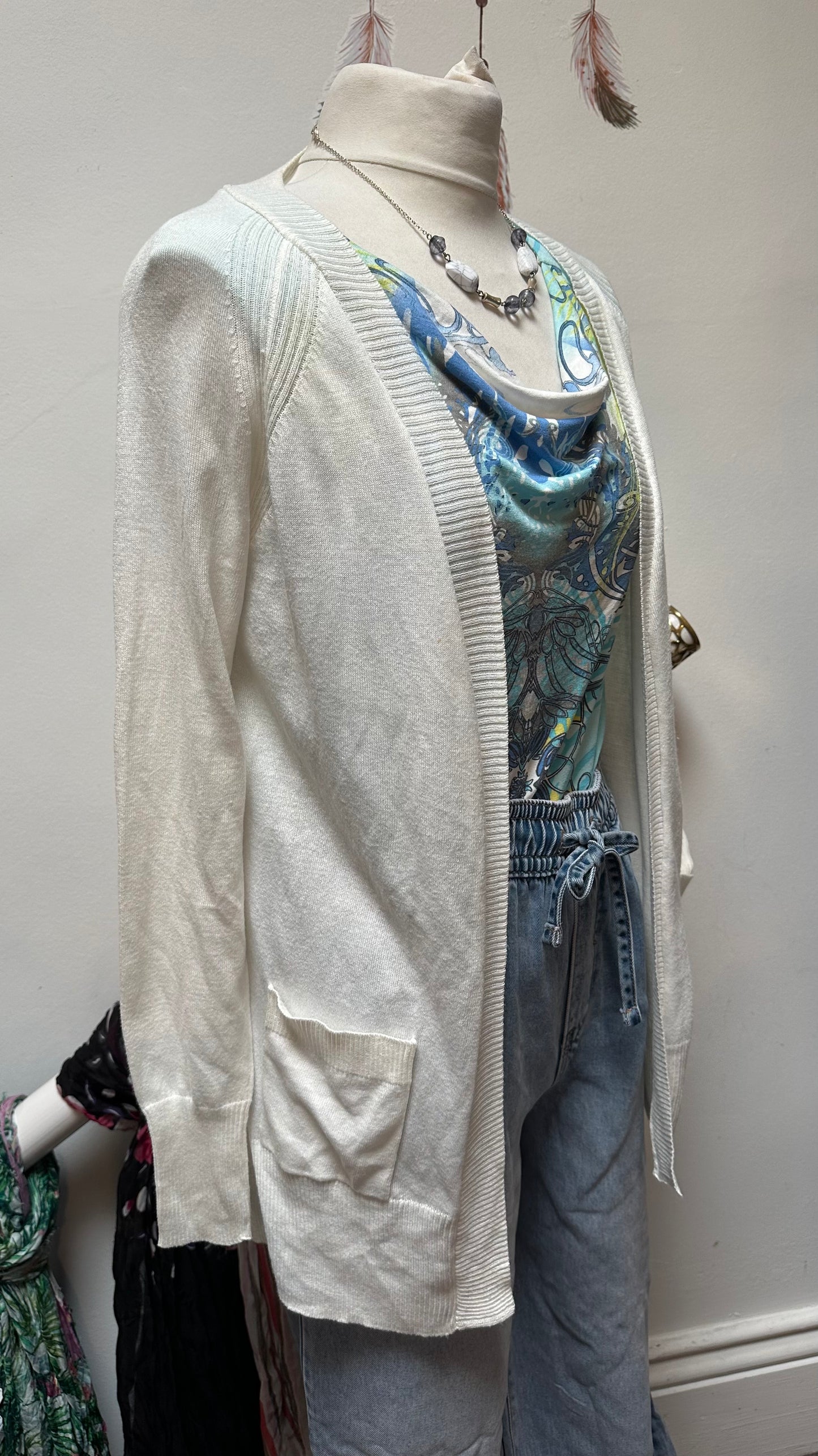 F&F White Cardigan Size XS