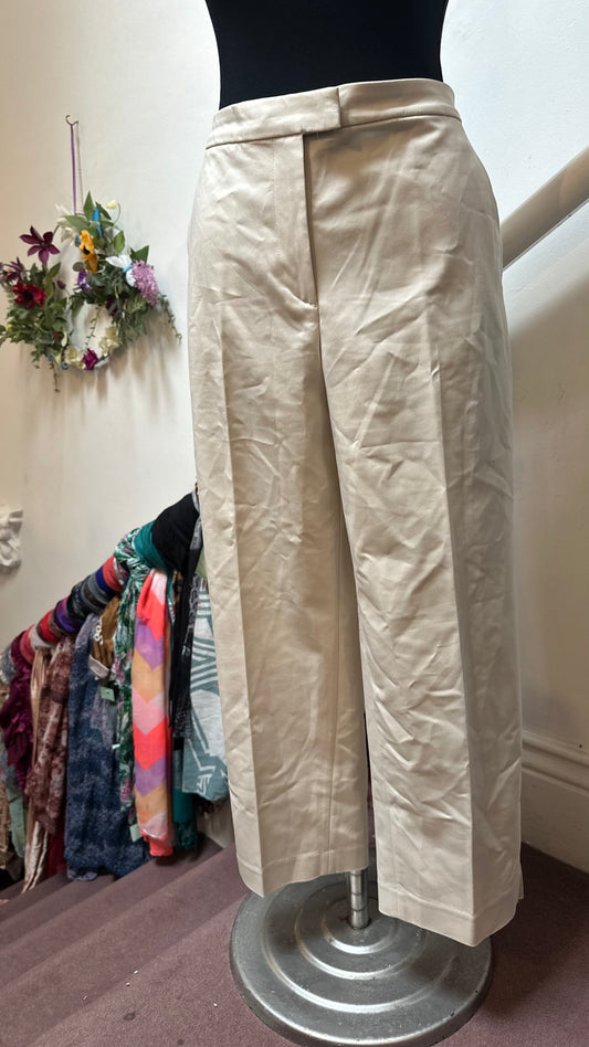 H&M Cream Cropped Trousers Size 12/14