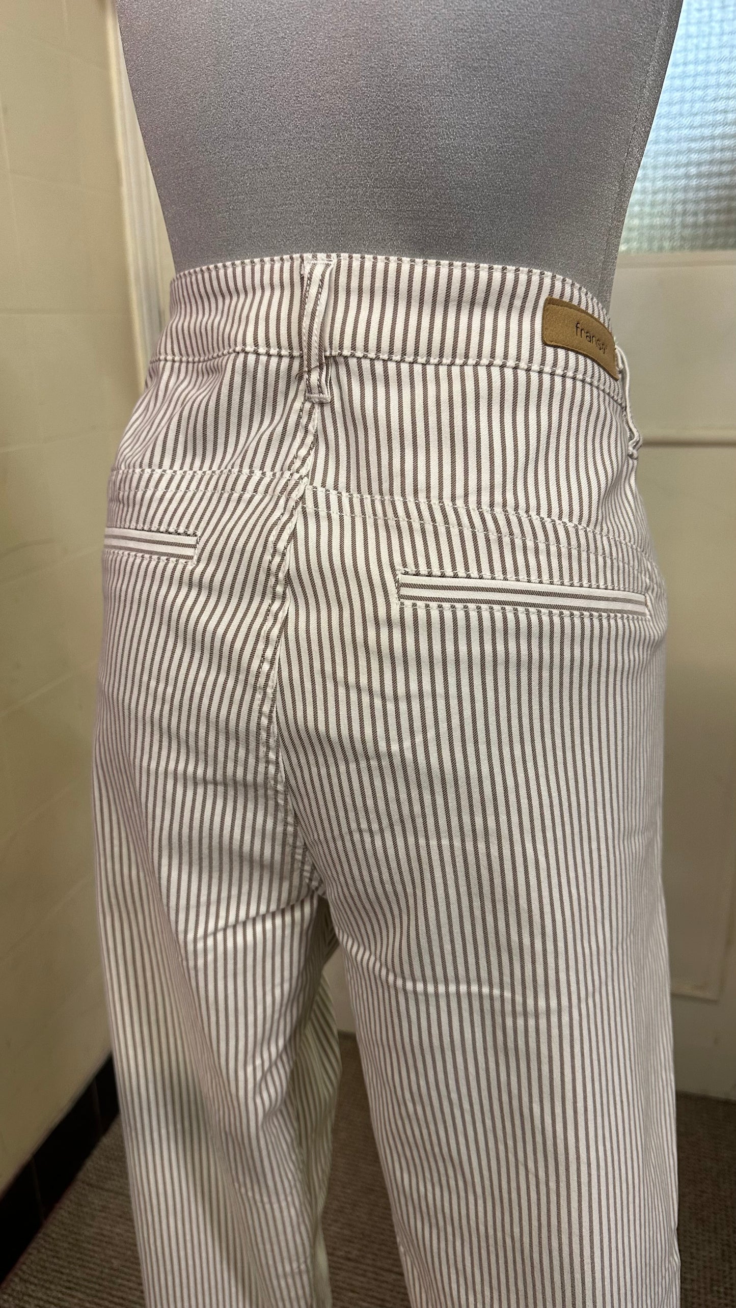 Stunning Designer Fransa Stretchy Jeans Size 12 big fitting