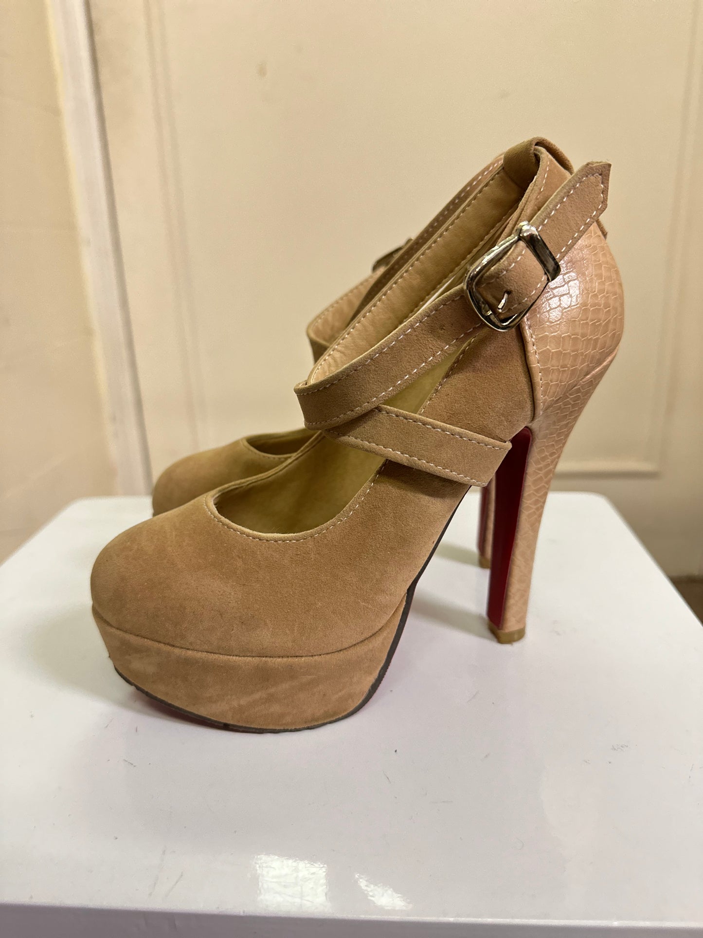 Nude Platforms, Size 2