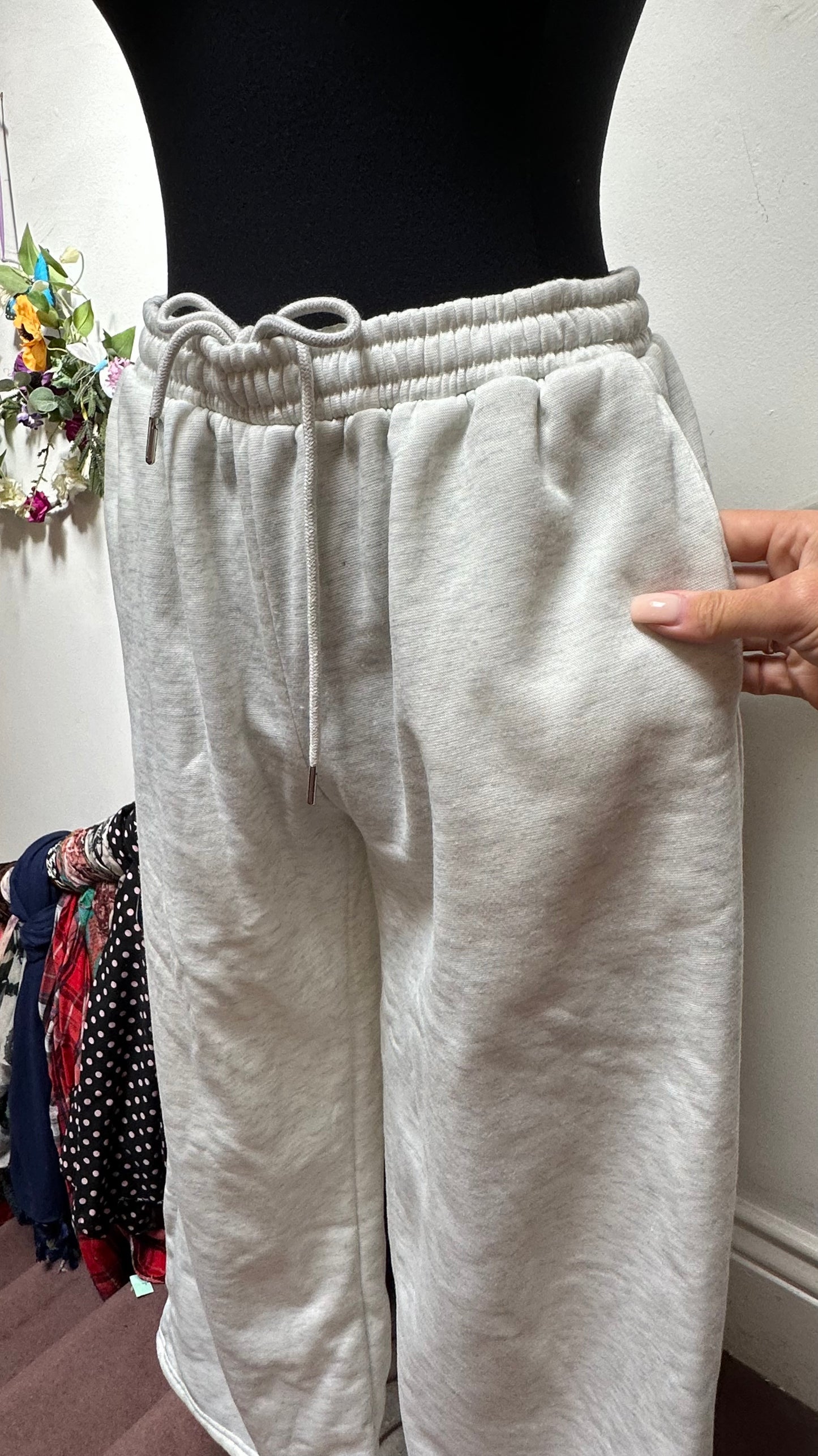 Forever 21 by Shein Wide Leg Sweat Pants Size S/M