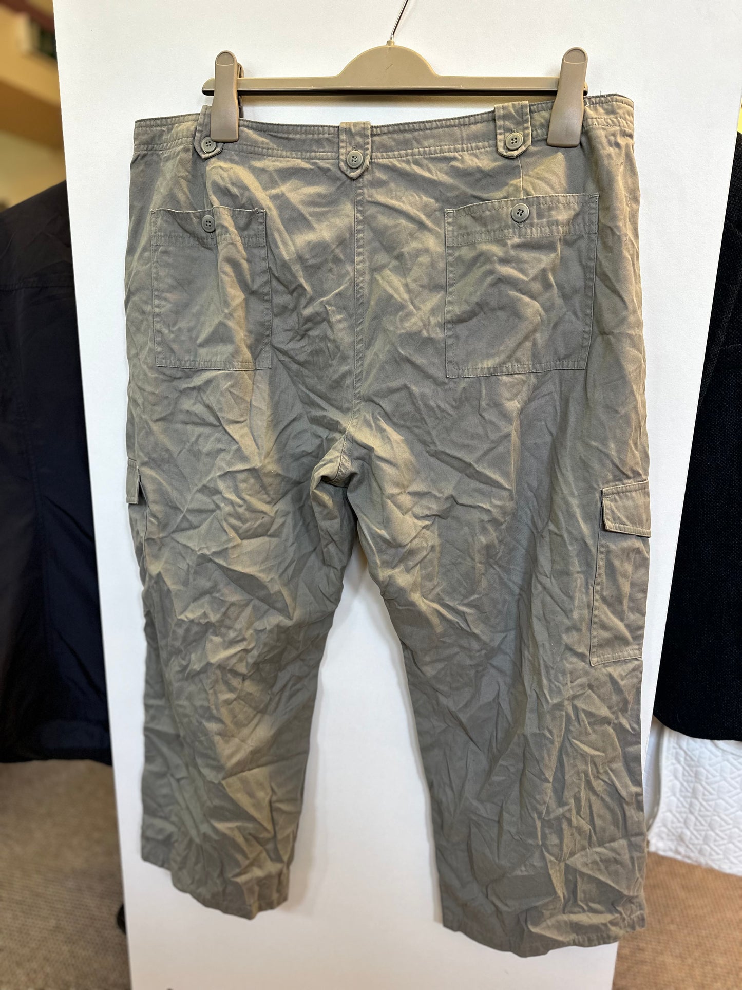 Dorothy Perkins Cropped cargo Pants, Size 20