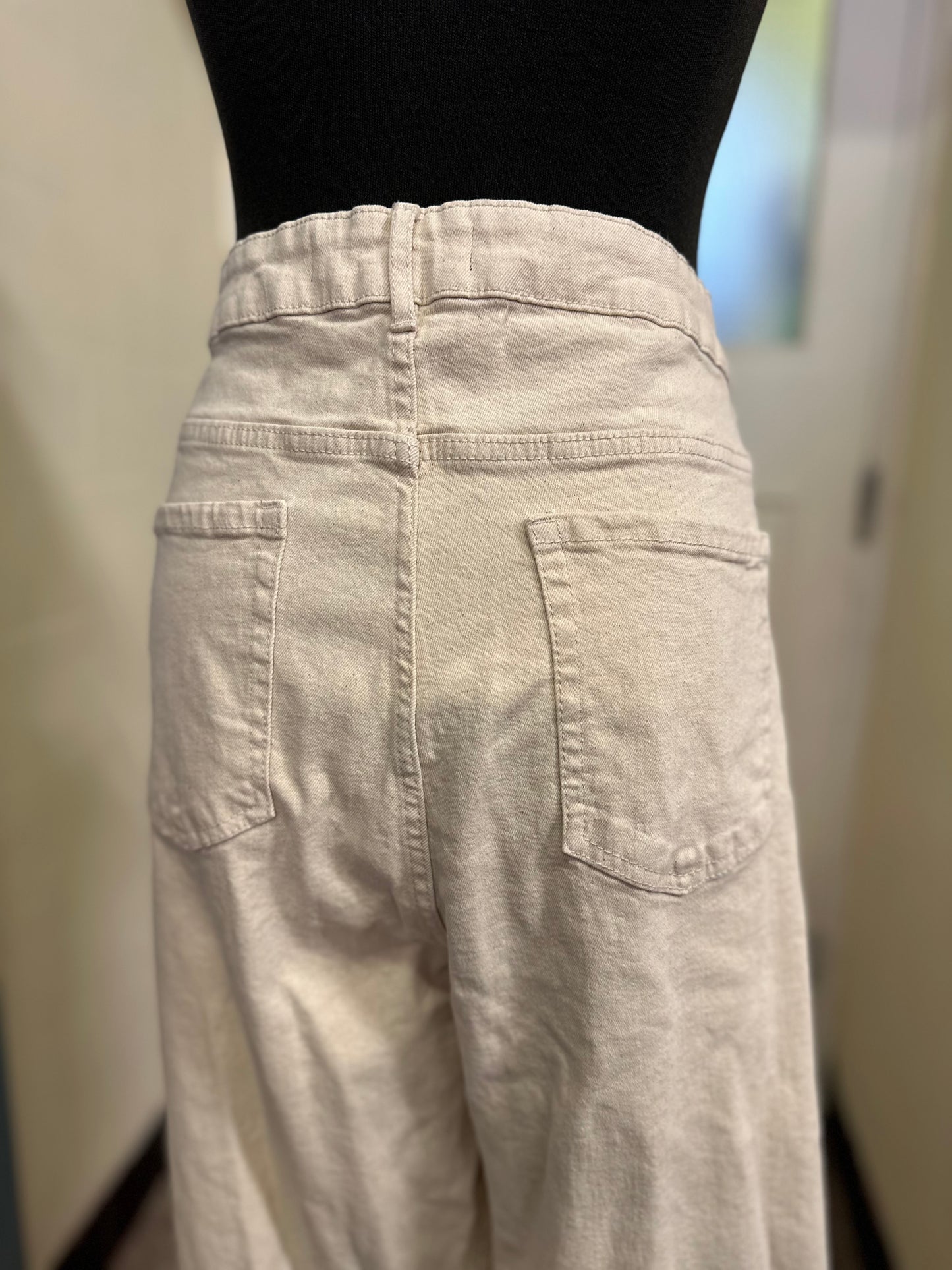 Dunnes High Rise Beaige Jeans, Size 18, New with Tags