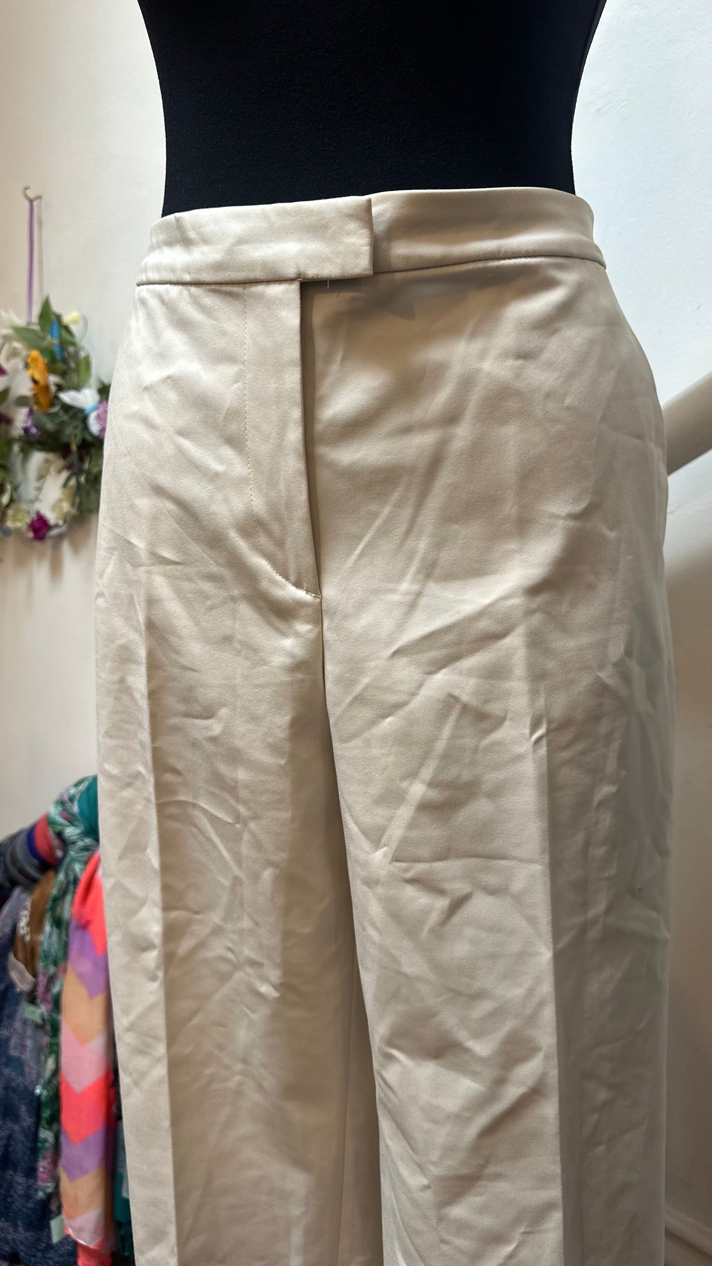 H&M Cream Cropped Trousers Size 12/14