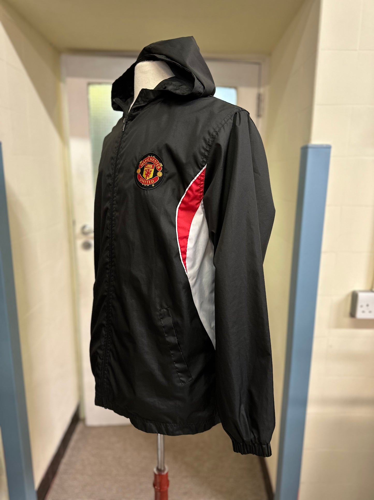 Man United Light Rain Coat, Size L