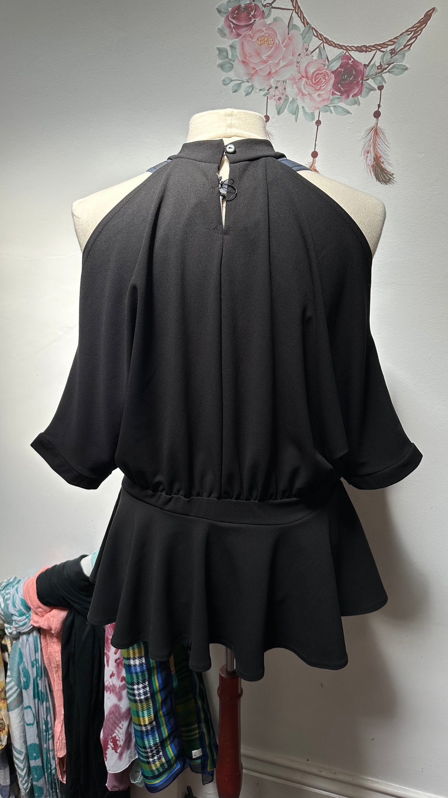 Boohoo Black Cold Shoulder Top Size 24