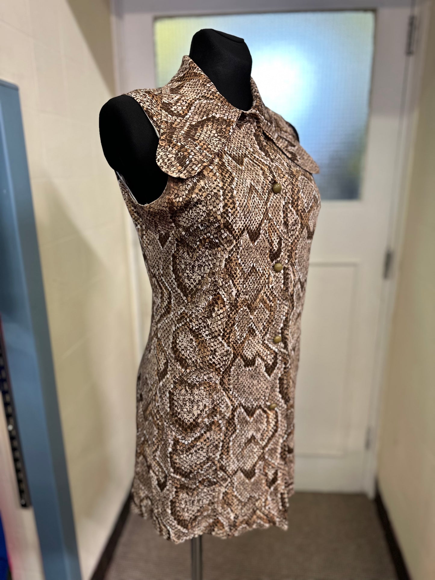 Vintage Dress with XXL Collar Size S