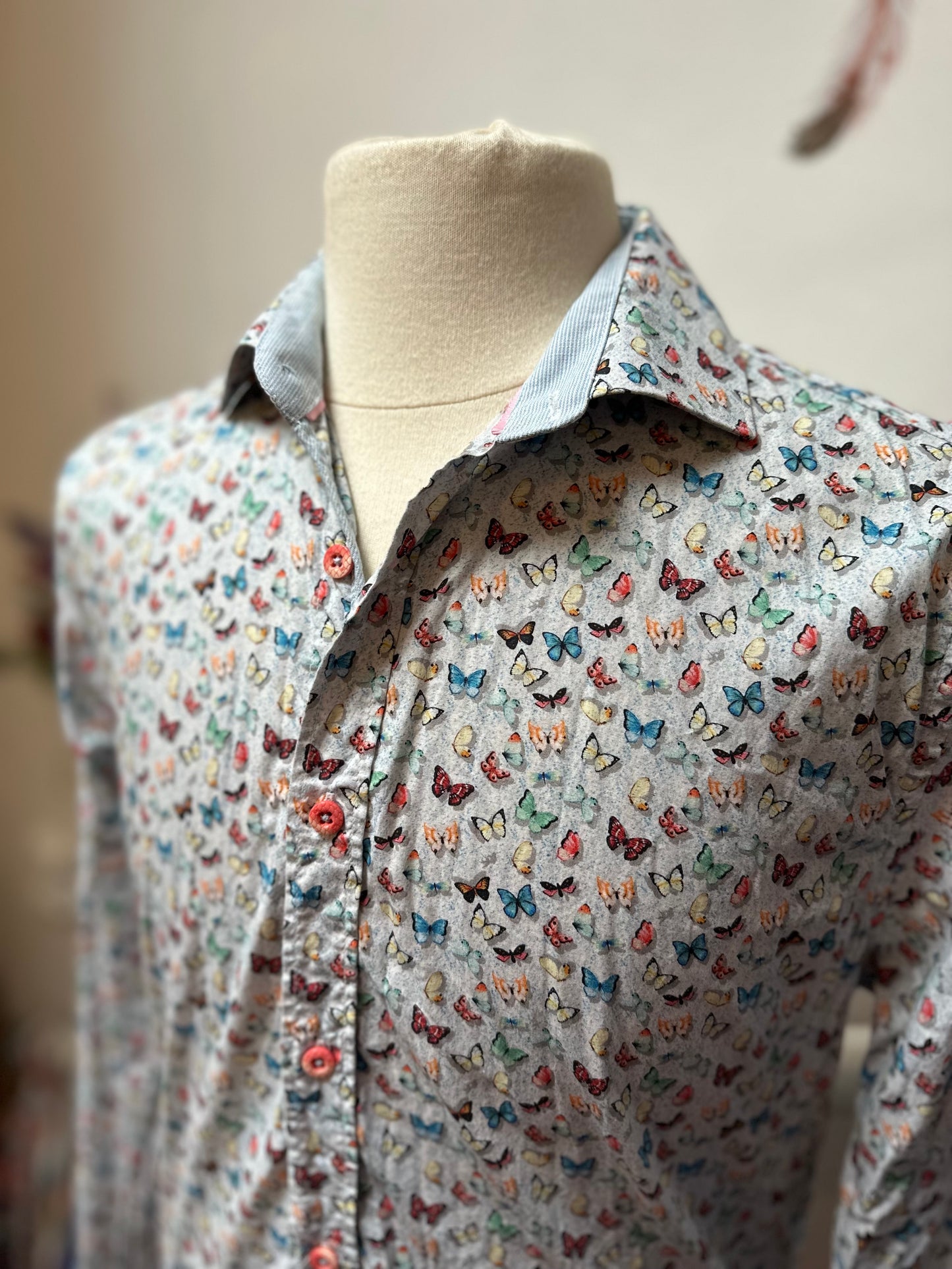 Designer A Fish Named Fred Butterfly Shirt Size M