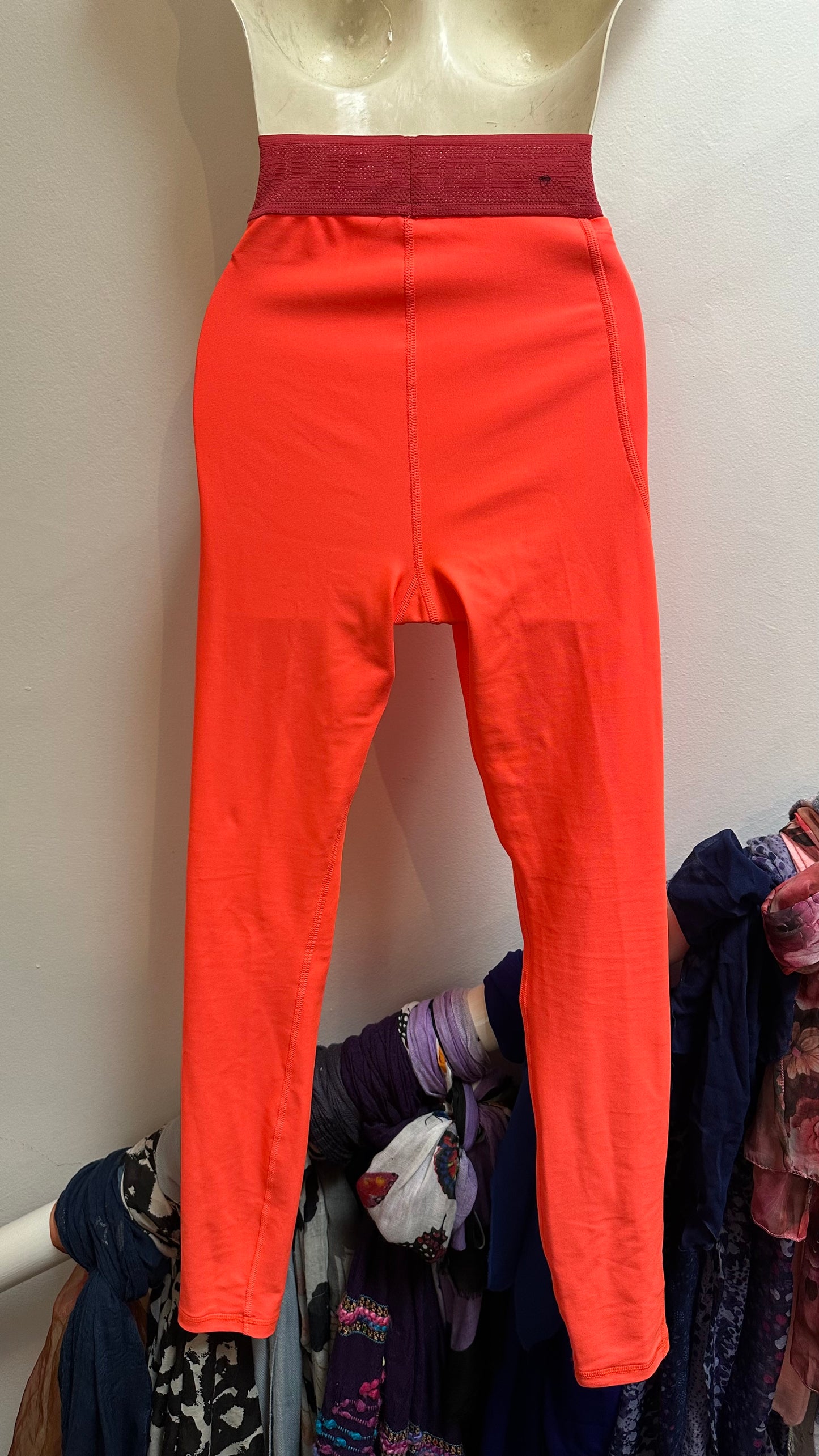 Under Armour Neon Sports Leggings Size S New without Tags