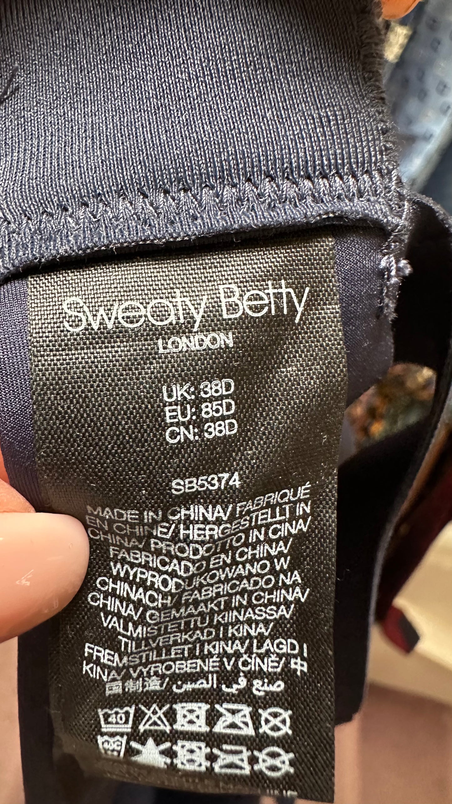 Sweaty Betty Navy Sports Bra New with Tags Size 38D RRP €75!!