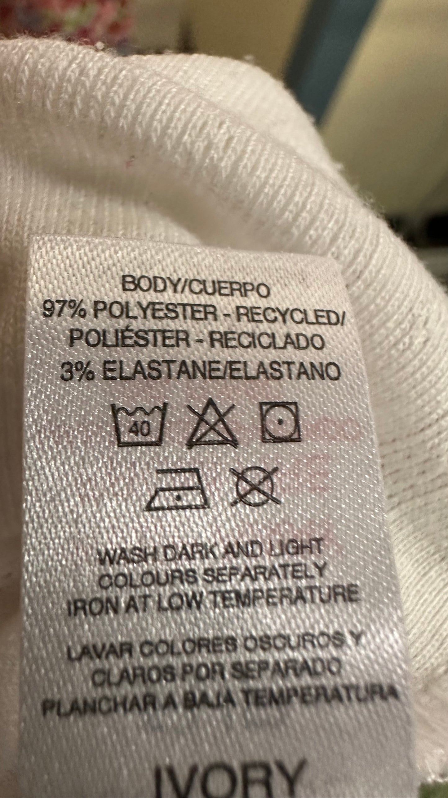 Savida White Cardigan Size XXL