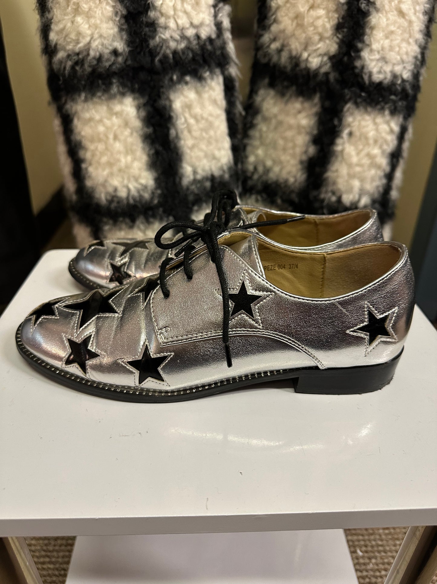 Dancing Matilda Silver Brogue Size 4