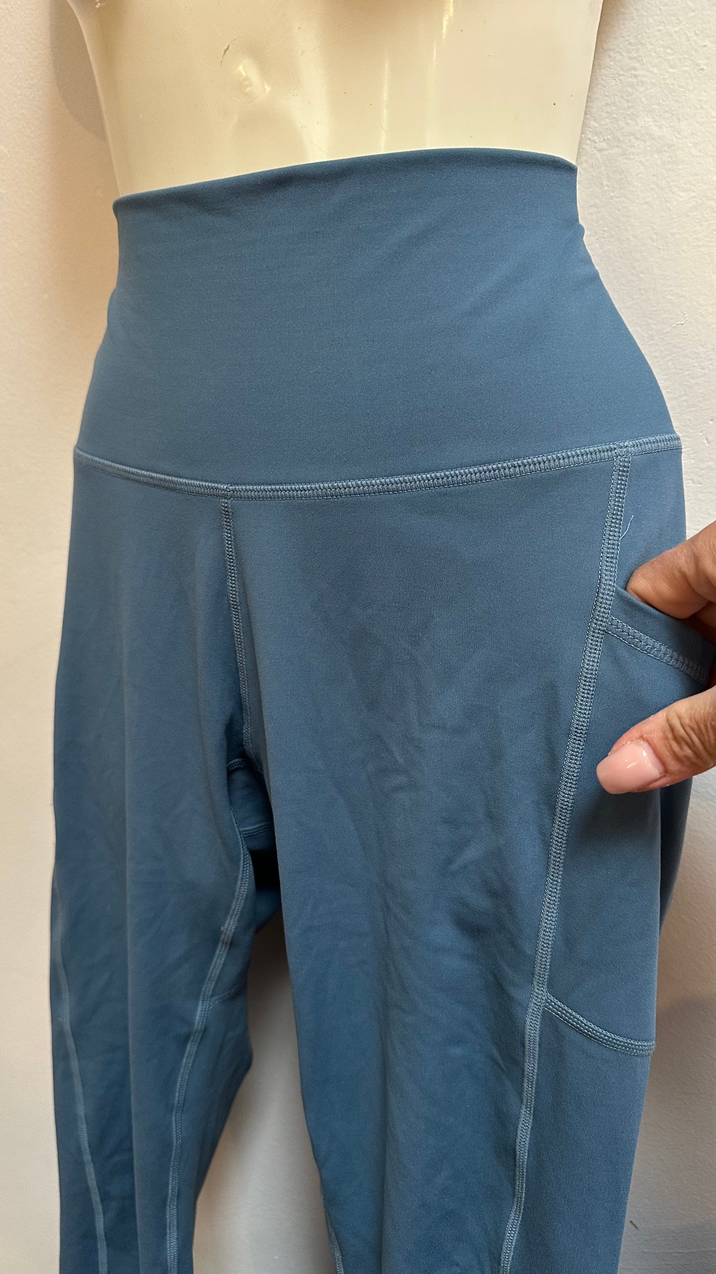 Colorful Koala Sports Leggings Size M
