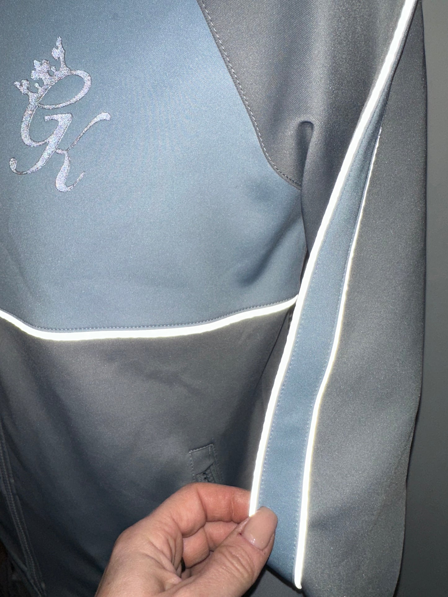 Gym King Reflective Zip Up Size L but more like M/L