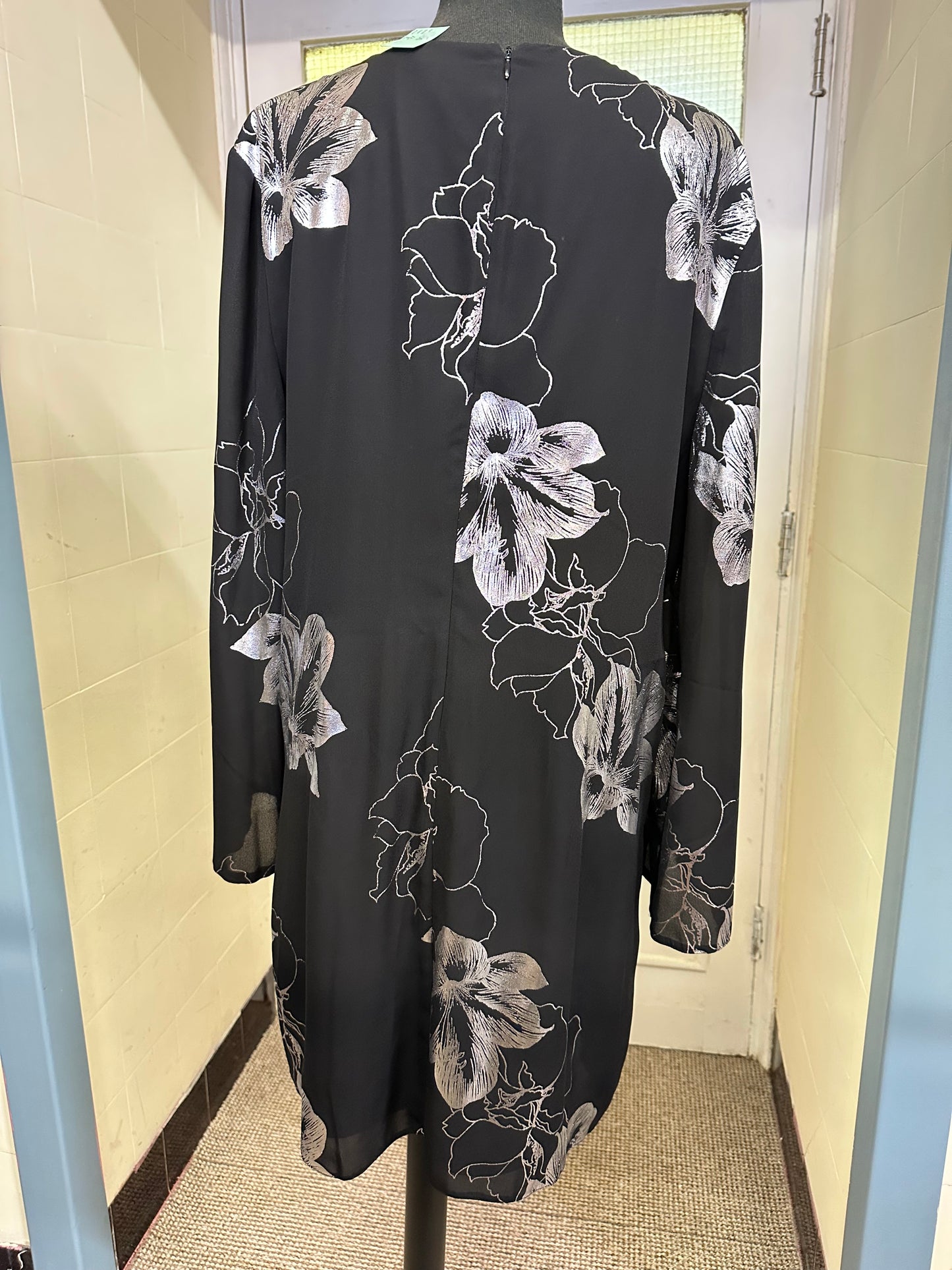 Dorothy Perkins Black & Silver Dress Size 20