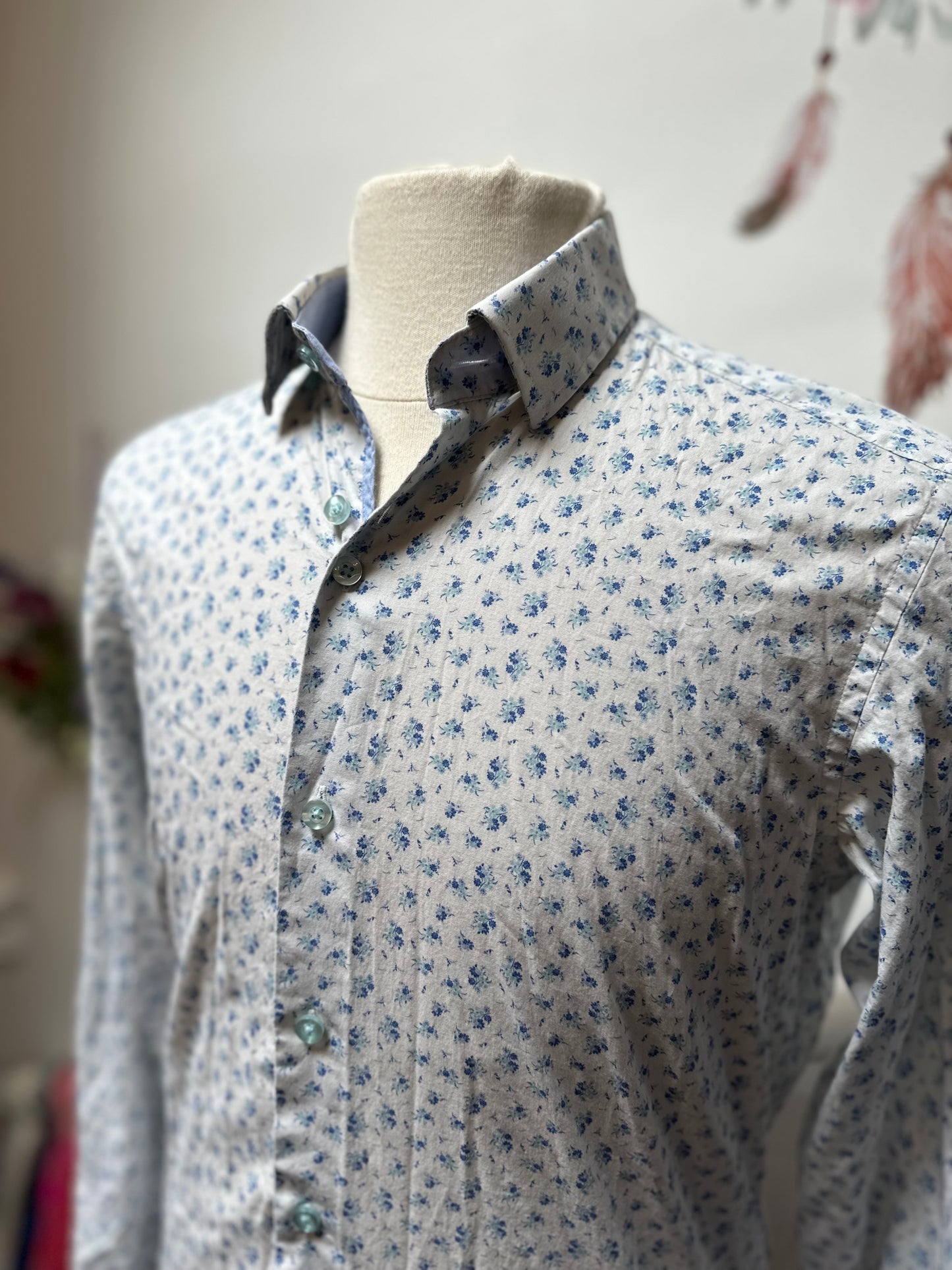 6th Sense Floral Shirt Size M