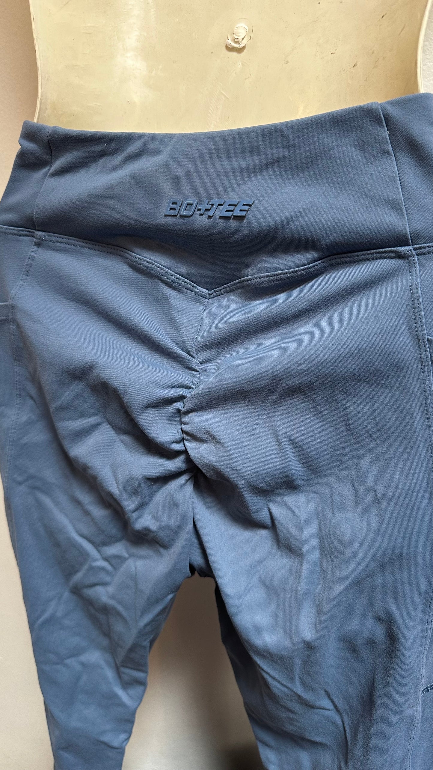 Bo+Tee Scrunch Bum Sports Leggings Size S