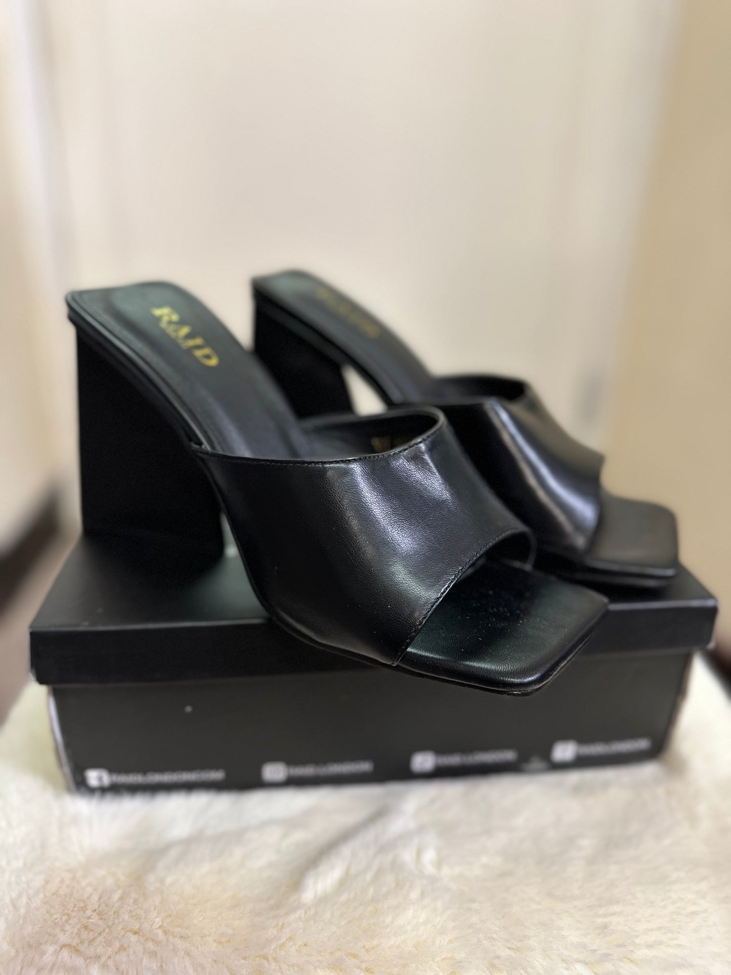 Raid Black Mules Size 7