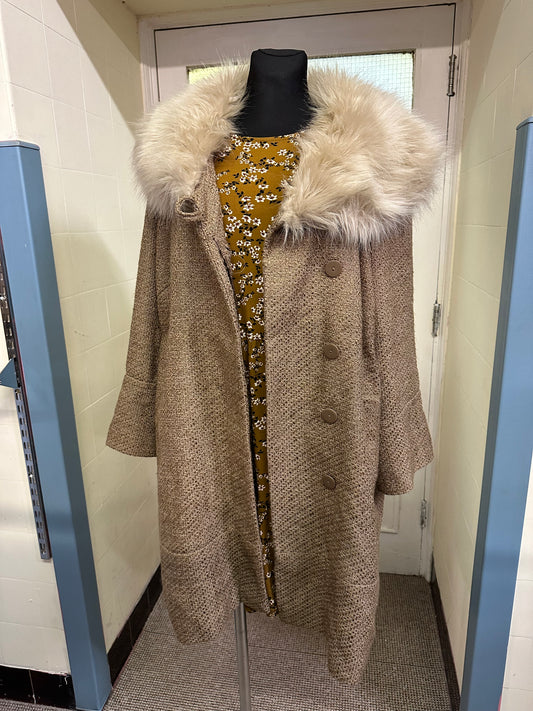 Gallery Coat with Faux Fur Collar Size 20