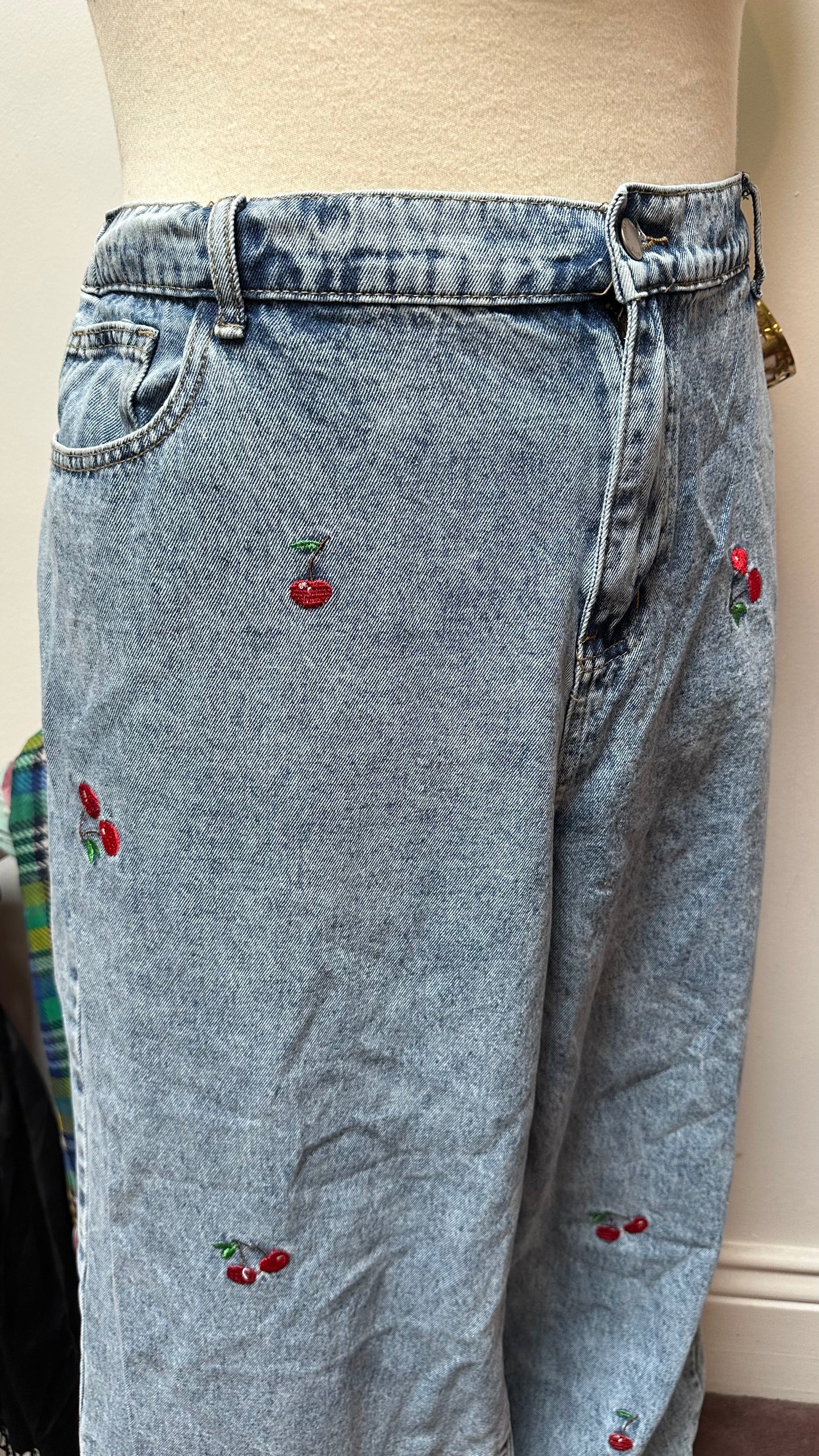 Shein Cherry Jeans Best Fit Size XXL