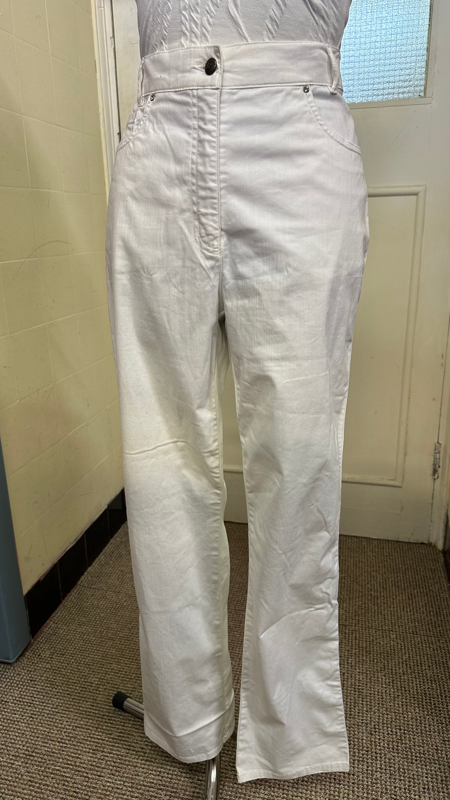 D&N De Raad Stretchy White Jeans 90% Cotton Size16 but small fitting