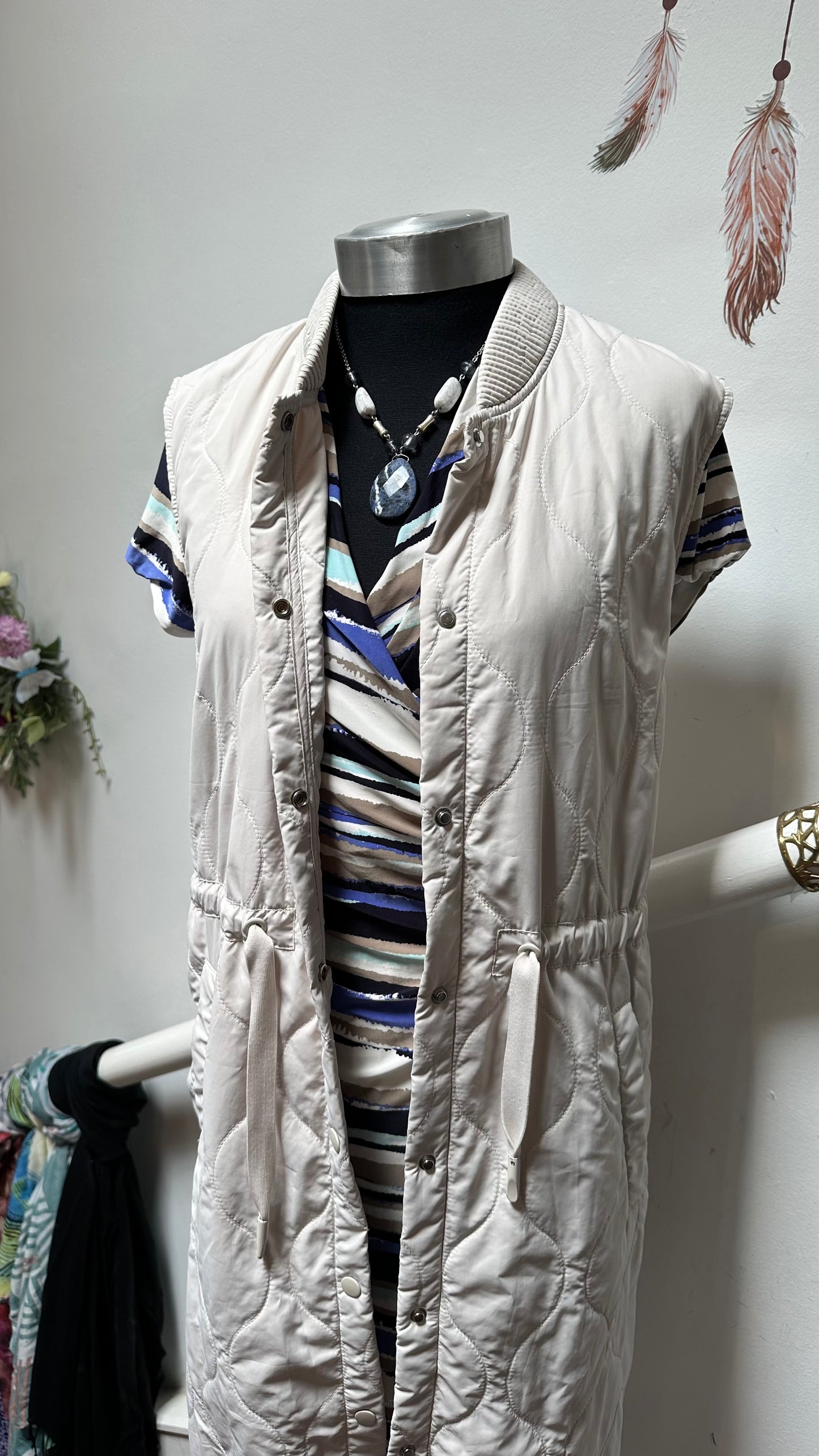 Designer Rino & Pelle Quited Cream Gillet Size 14 Very High RRP!!
