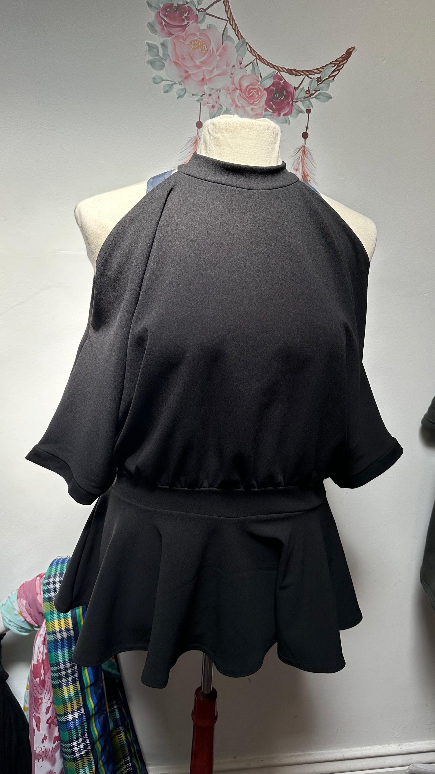 Boohoo Black Cold Shoulder Top Size 24