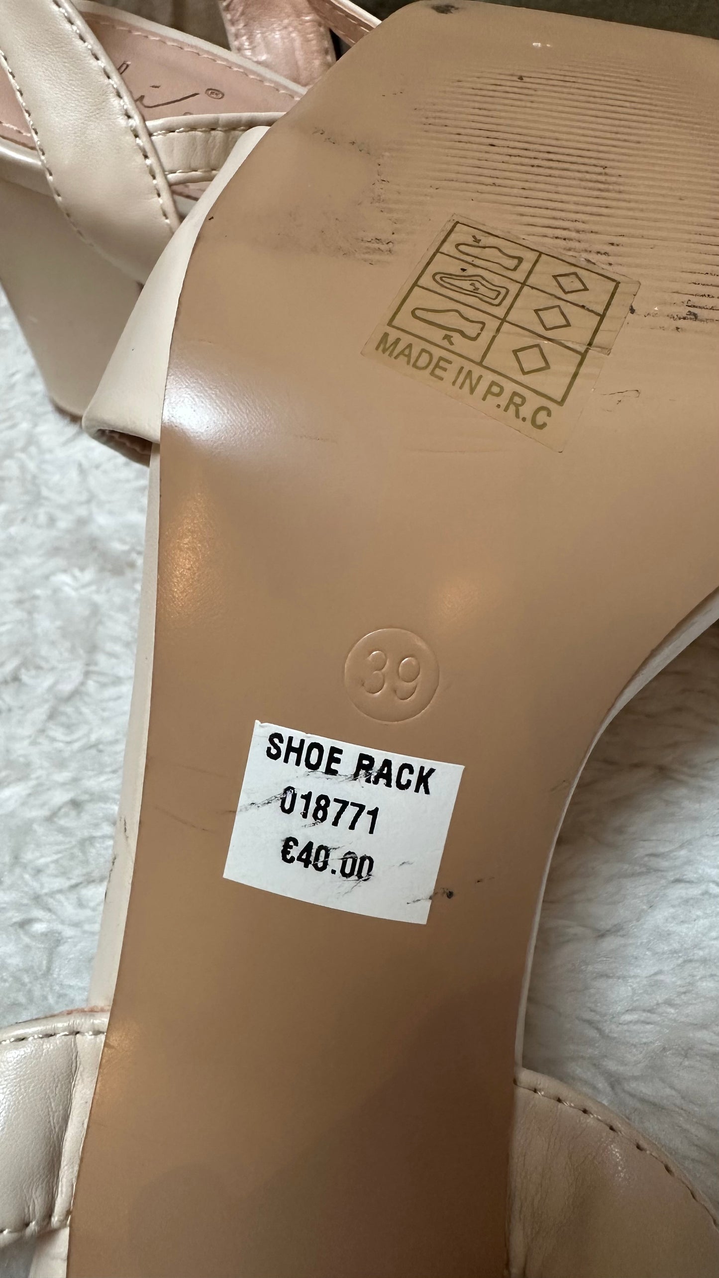 Sergio Todzi Cream Block Heel Sandal As New Size 6