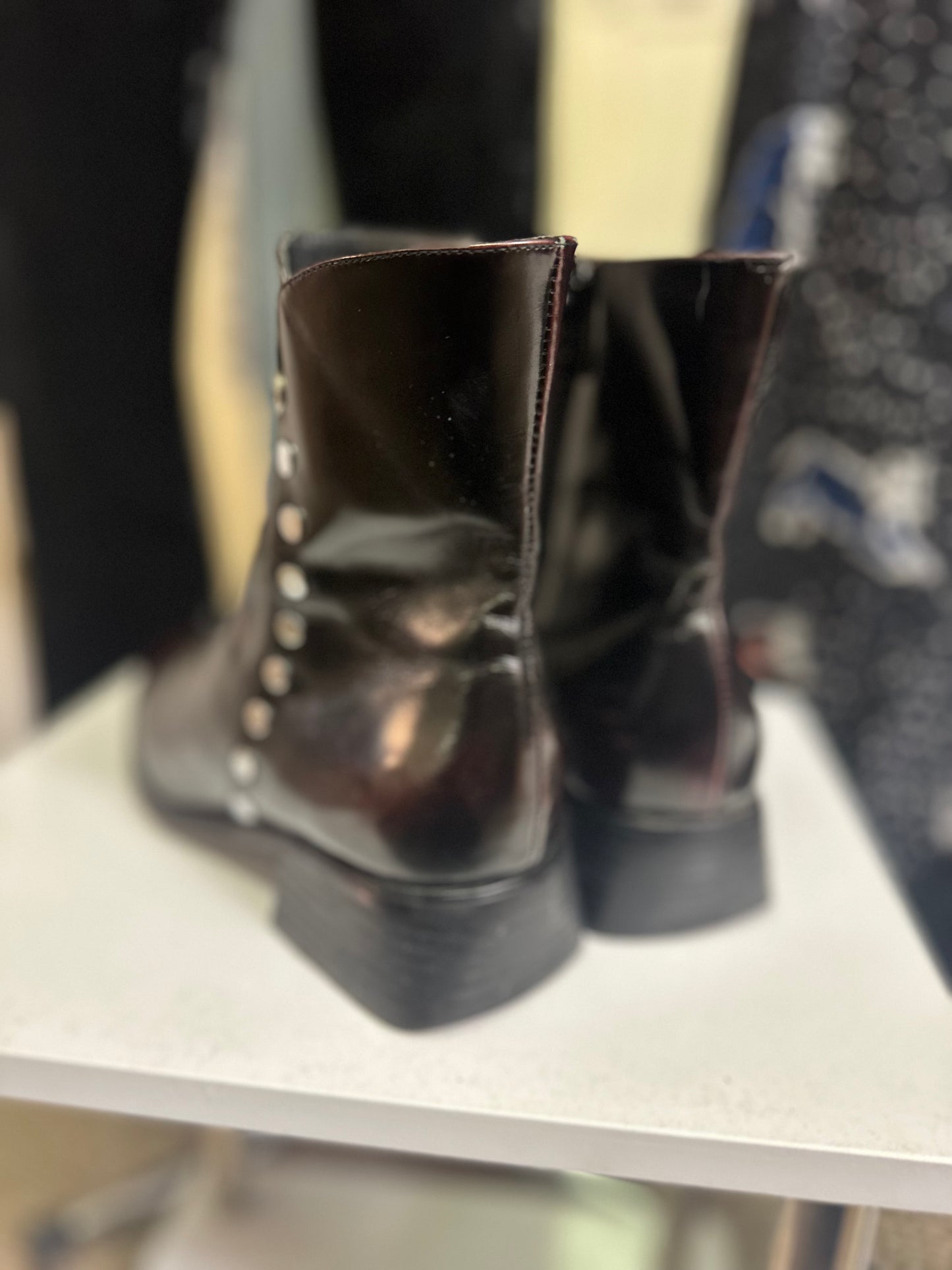 Designer Pierre Cardin Narrow Foot Boots Size 6 (slight Scuff see last photo)