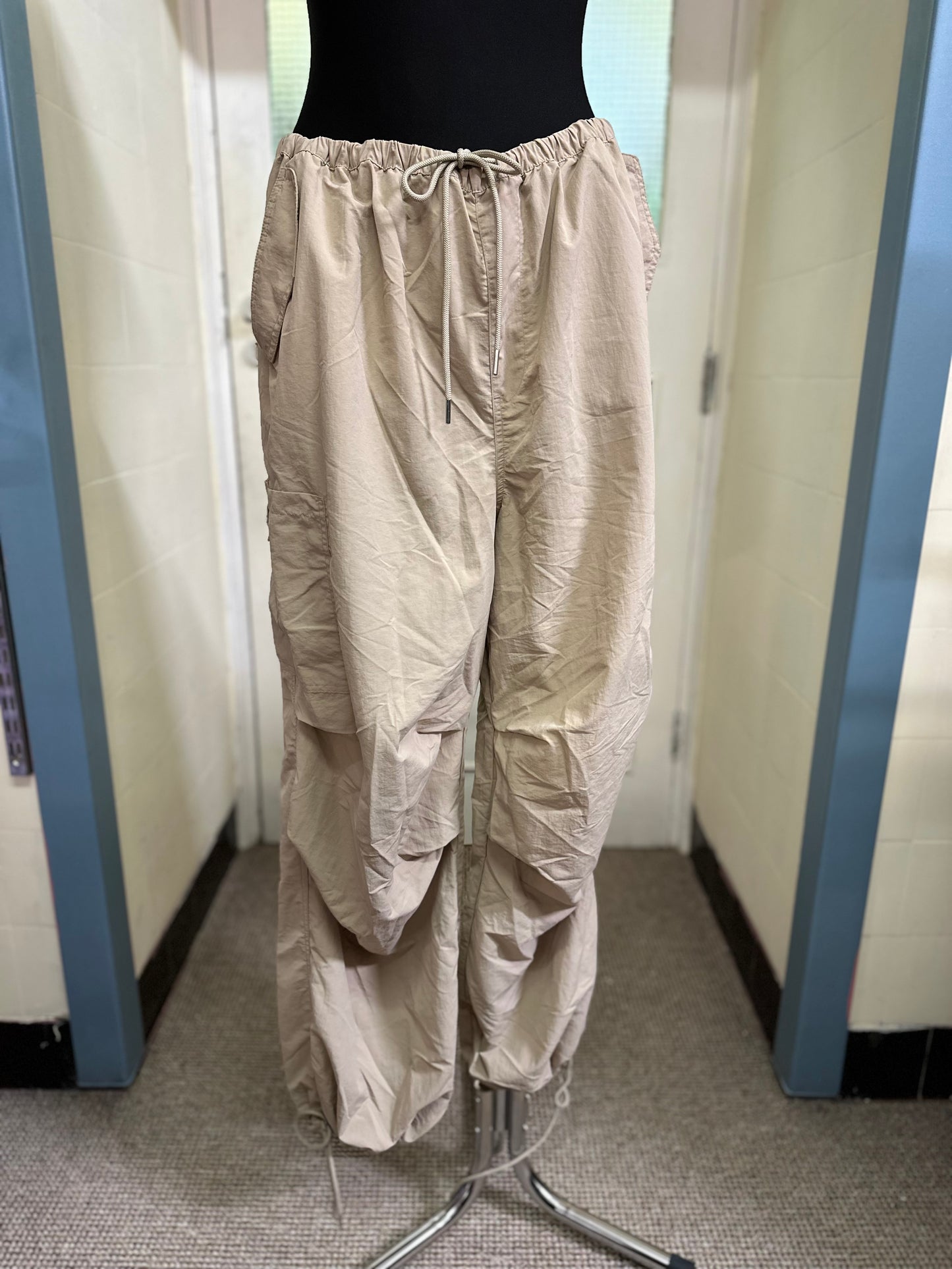 Divided Baggy Cargo Pants, Size L