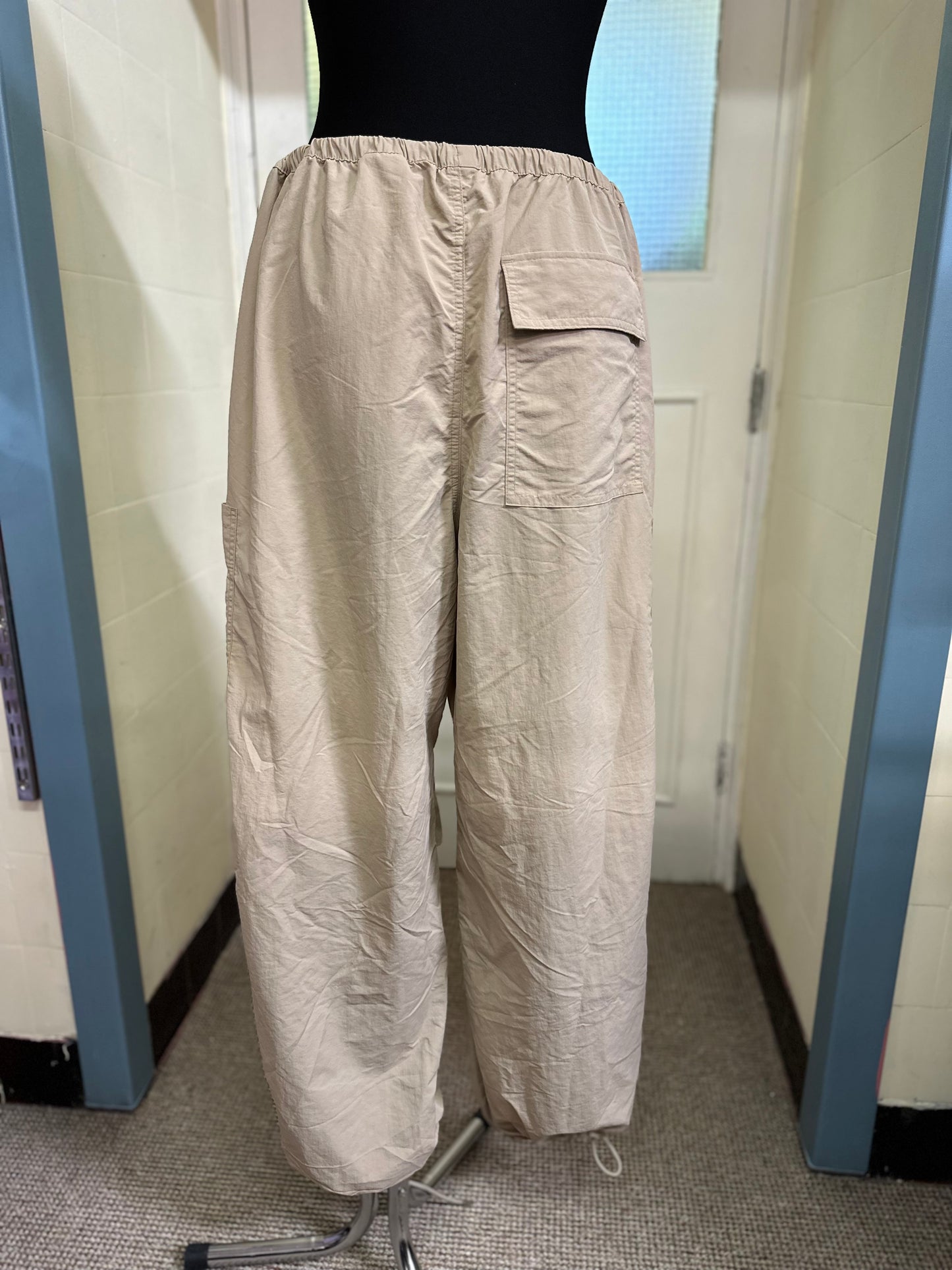 Divided Baggy Cargo Pants, Size L