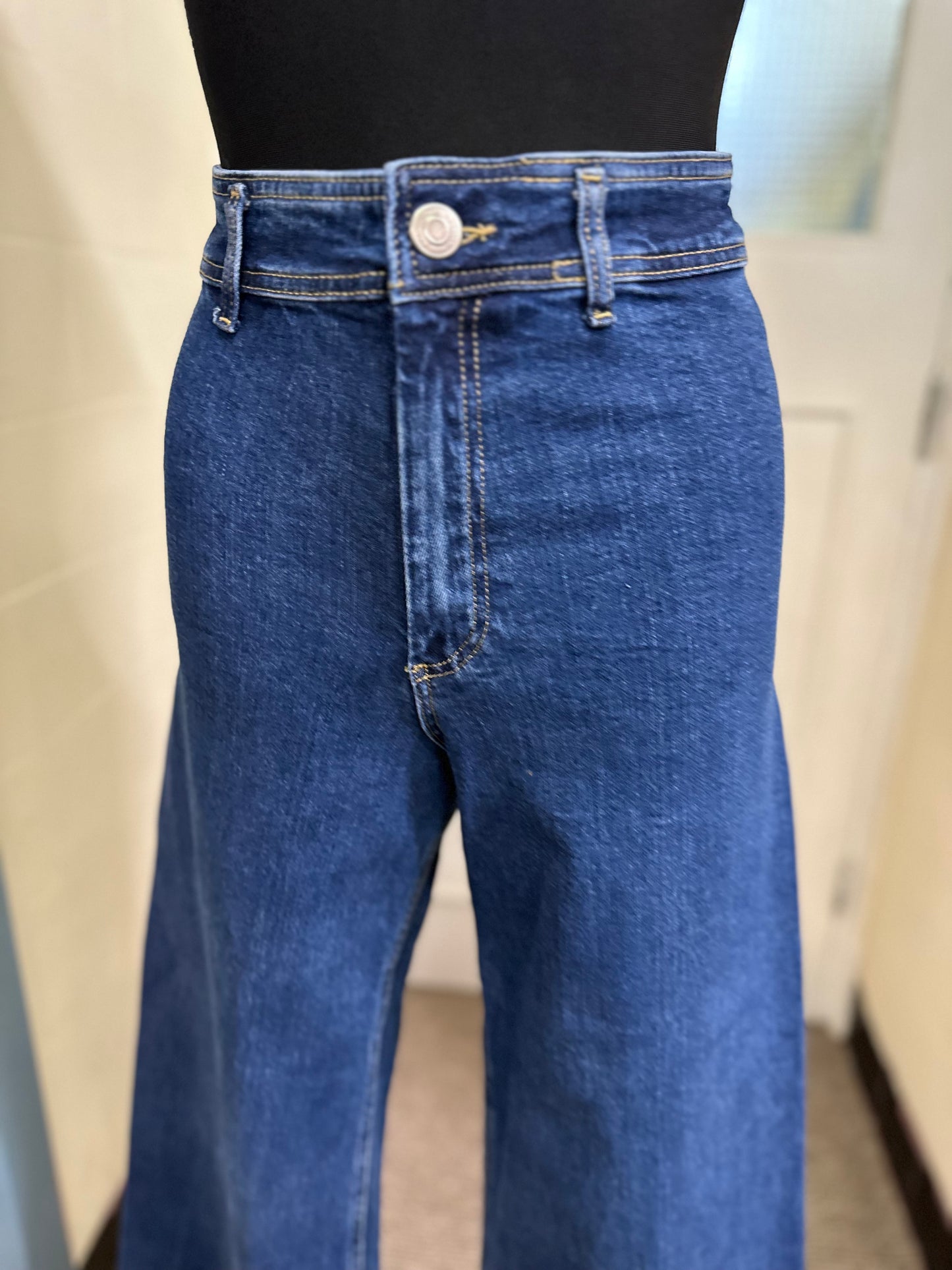 Zara Wide Leg Cropped Jeans Size S
