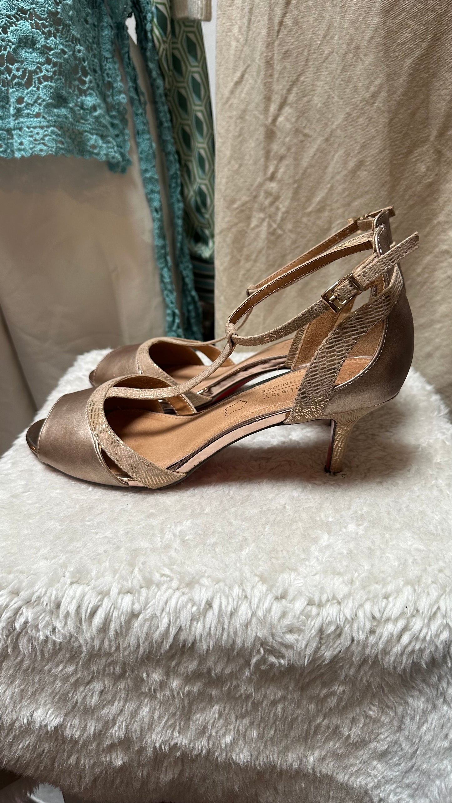 Kate Appleby Bronze Low Heels Size 6.5 (EU 40)