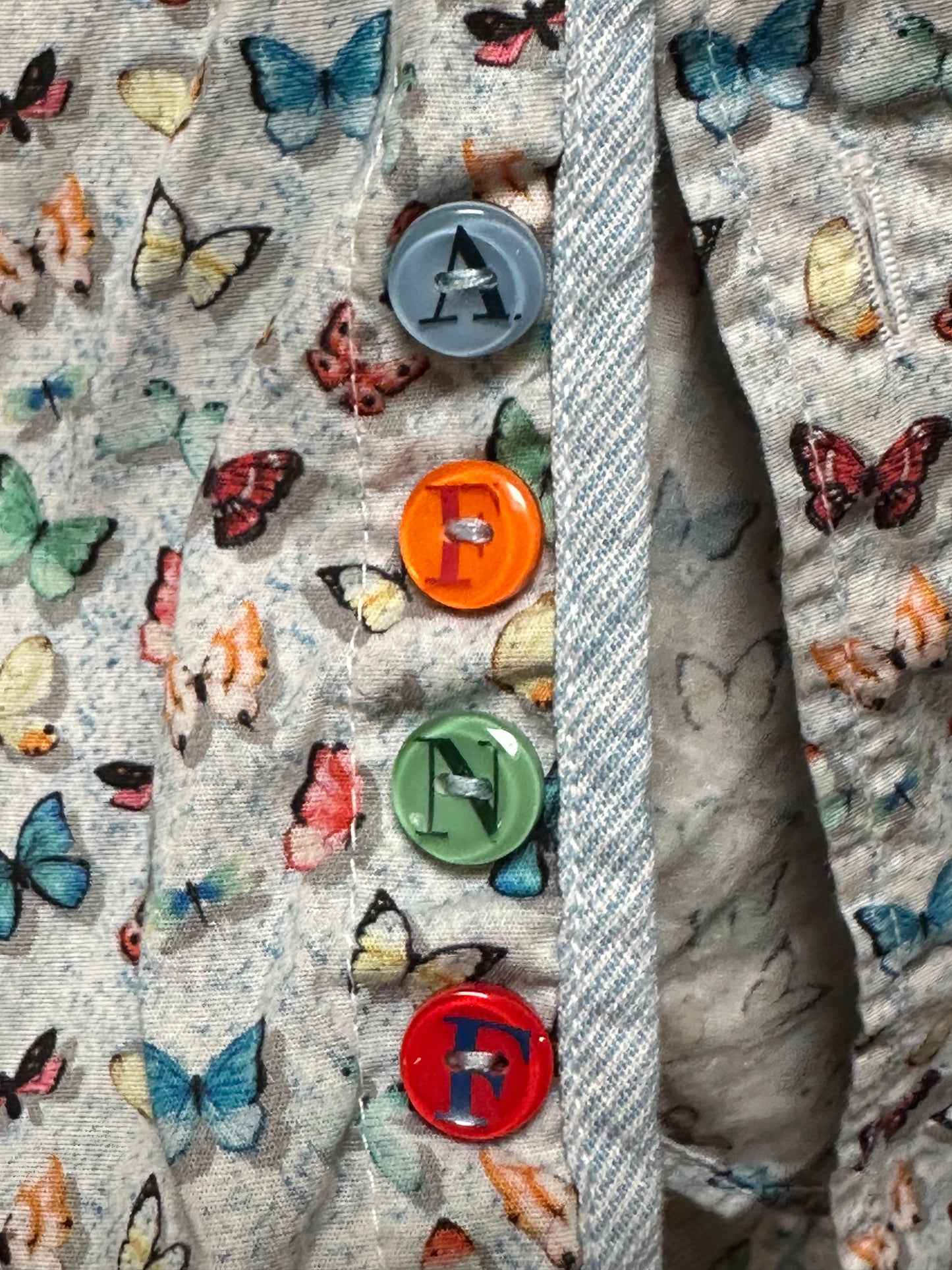 Designer A Fish Named Fred Butterfly Shirt Size M