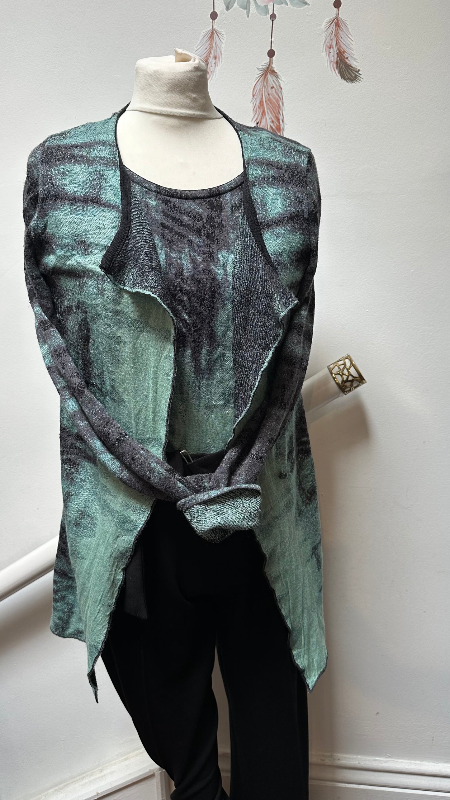 Designer Aldo Martins 2 Piece Knitwear Size 10 (few threads pulled)
