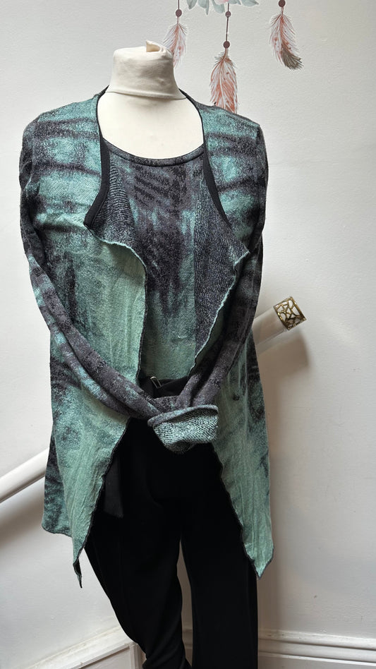 Designer Aldo Martins 2 Piece Knitwear Size 10 (few threads pulled)